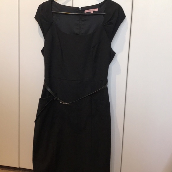 Review Dresses & Skirts - Review dress with belt